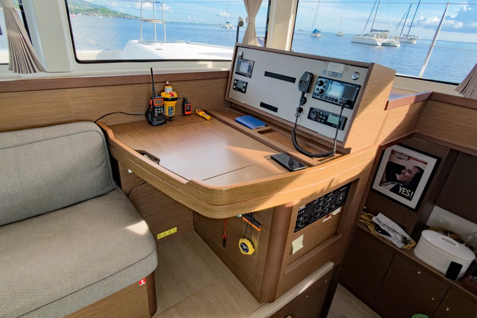 LAGOON 42 OWNER 3 CABINS 44