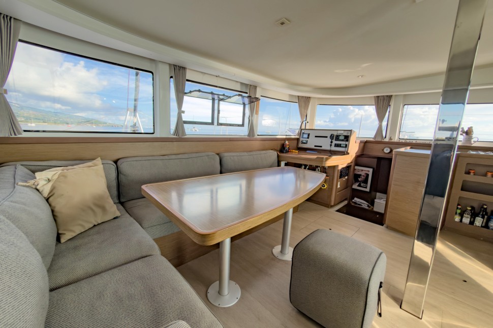 LAGOON 42 OWNER 3 CABINS 46