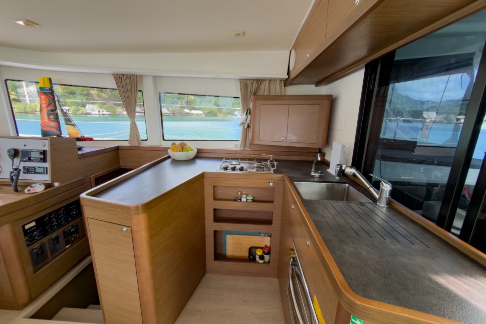 LAGOON 42 OWNER 3CABINS 43