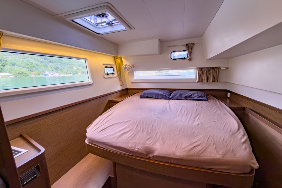 LAGOON 42 OWNER 3CABINS 54
