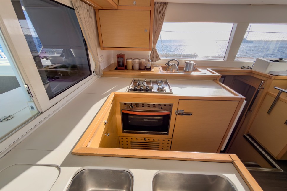 LAGOON 450F 26