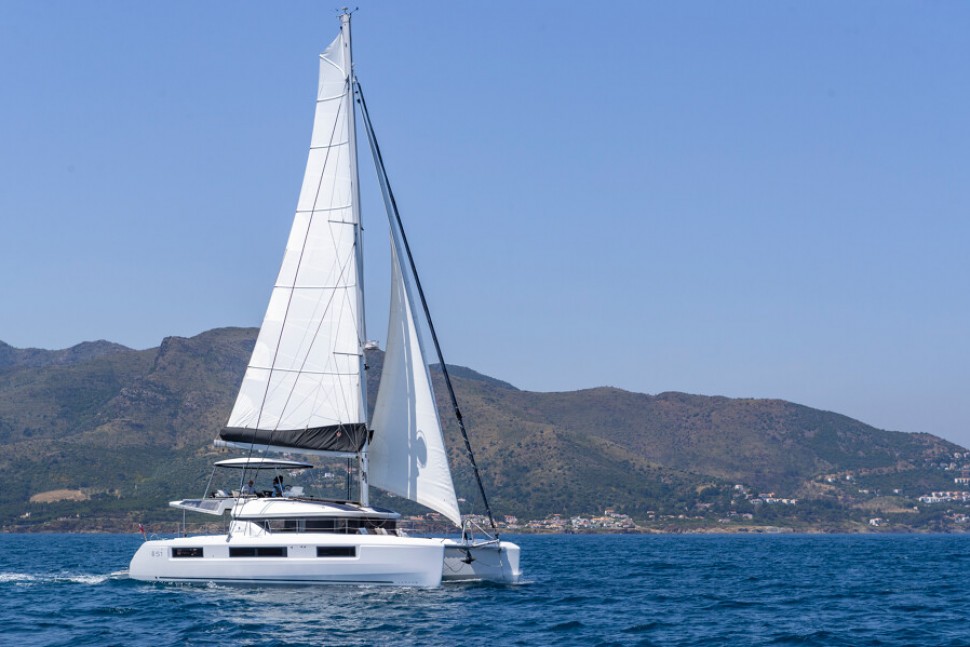 LAGOON 51 ICONIC 1