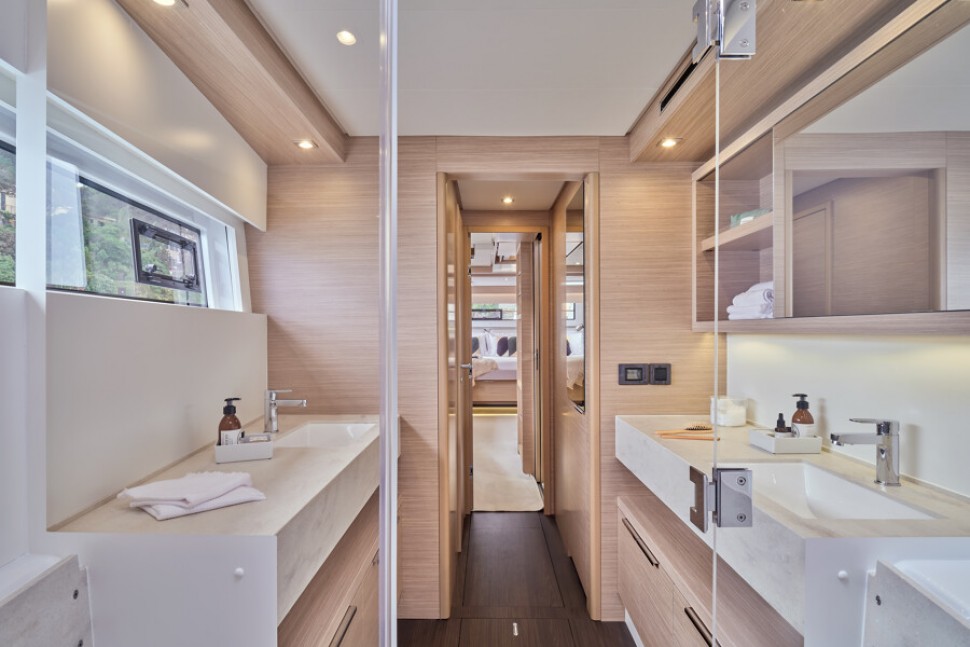 LAGOON 51 ICONIC 17