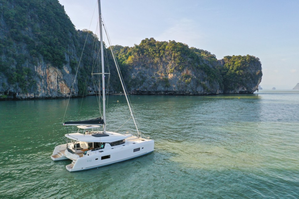 Lagoon 42 anchor 8