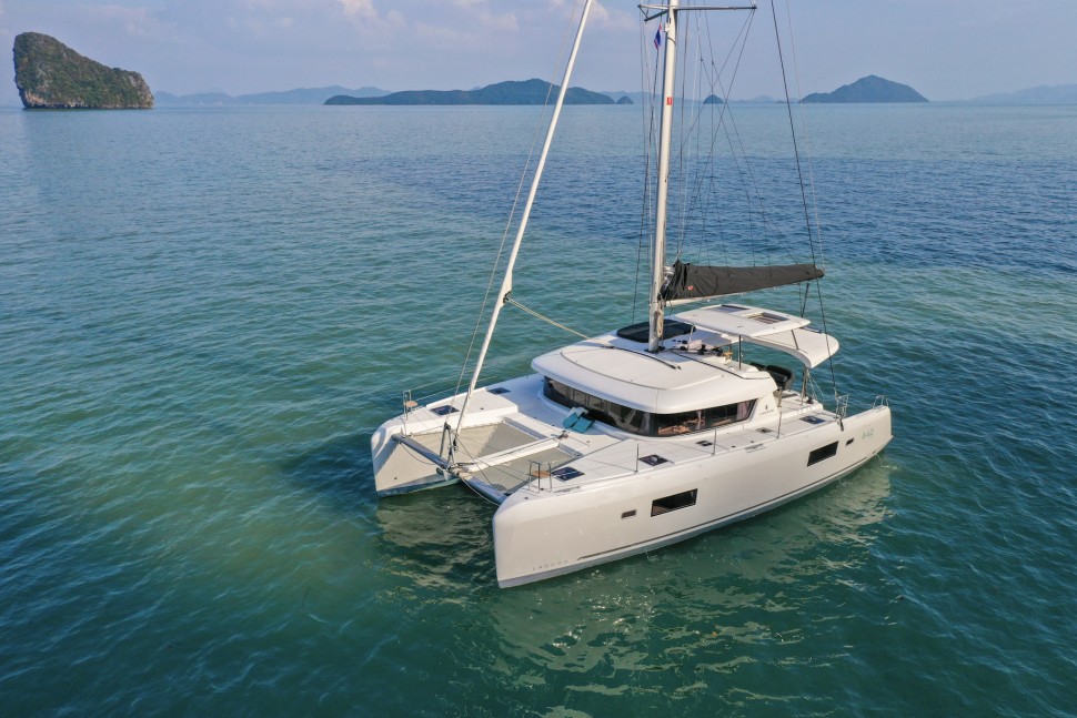 Lagoon 42 anchor 9