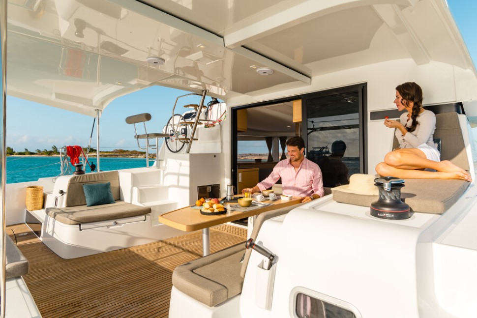 Lagoon 42 exterior 14