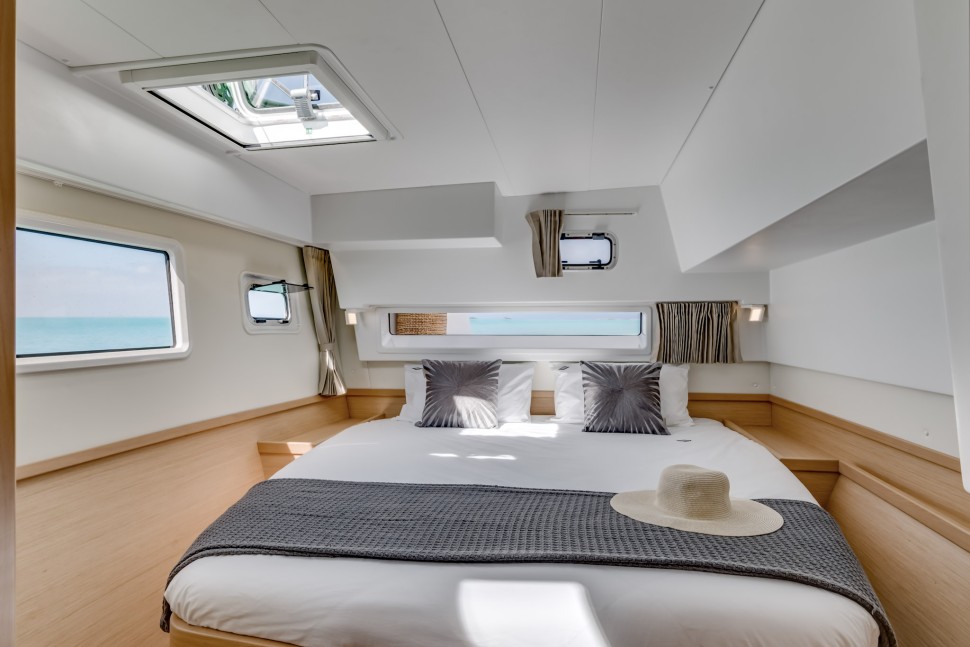 Lagoon 42 interior 18