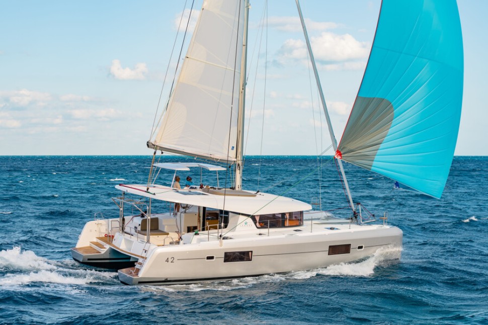 Lagoon 42 sailing 3