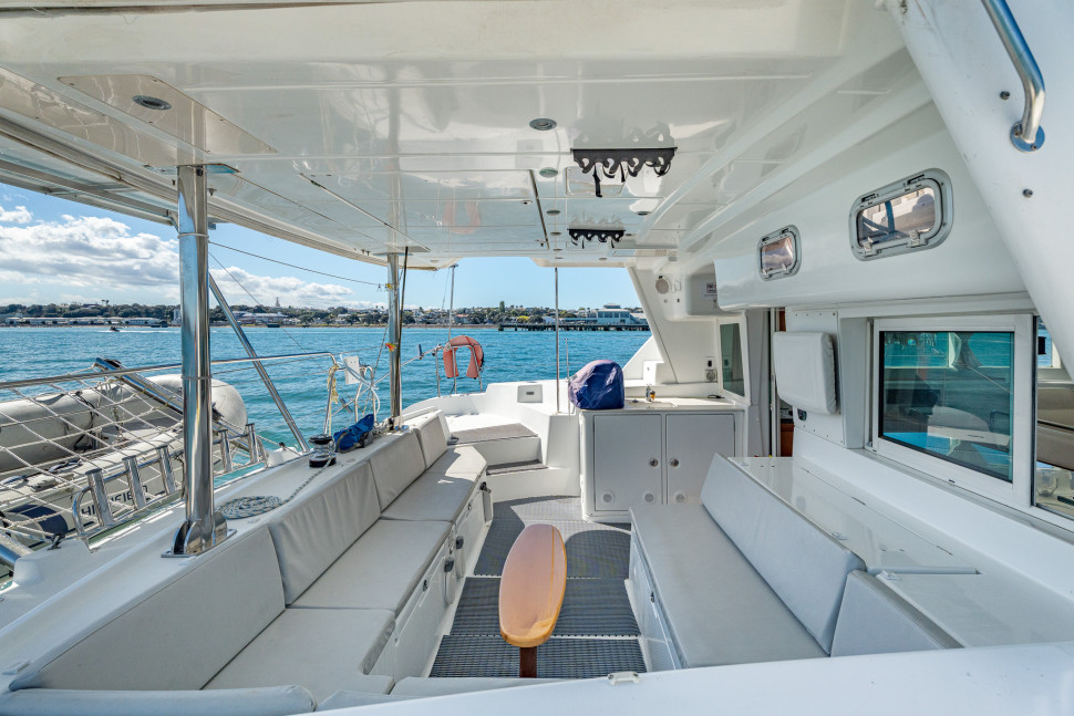 Lagoon 440 14 Cockpit Isabella 41