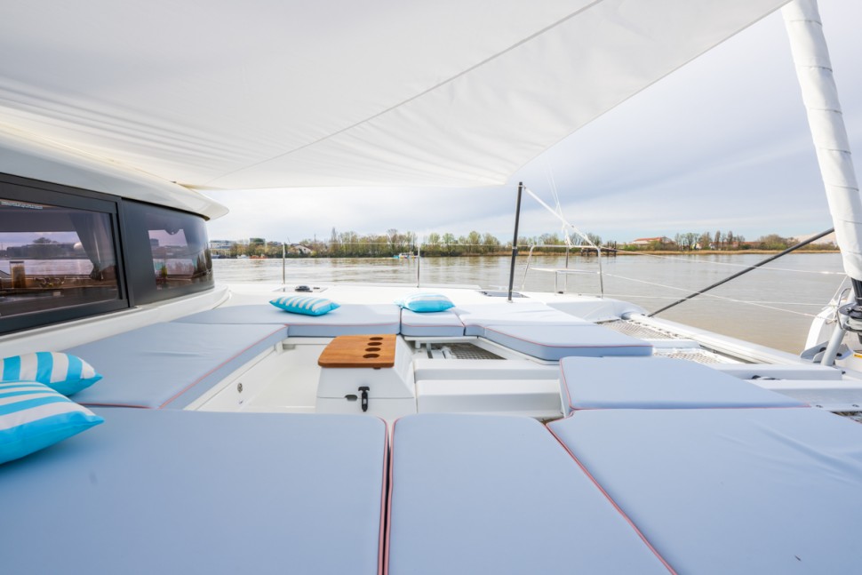 Lagoon 46 Iconic 12