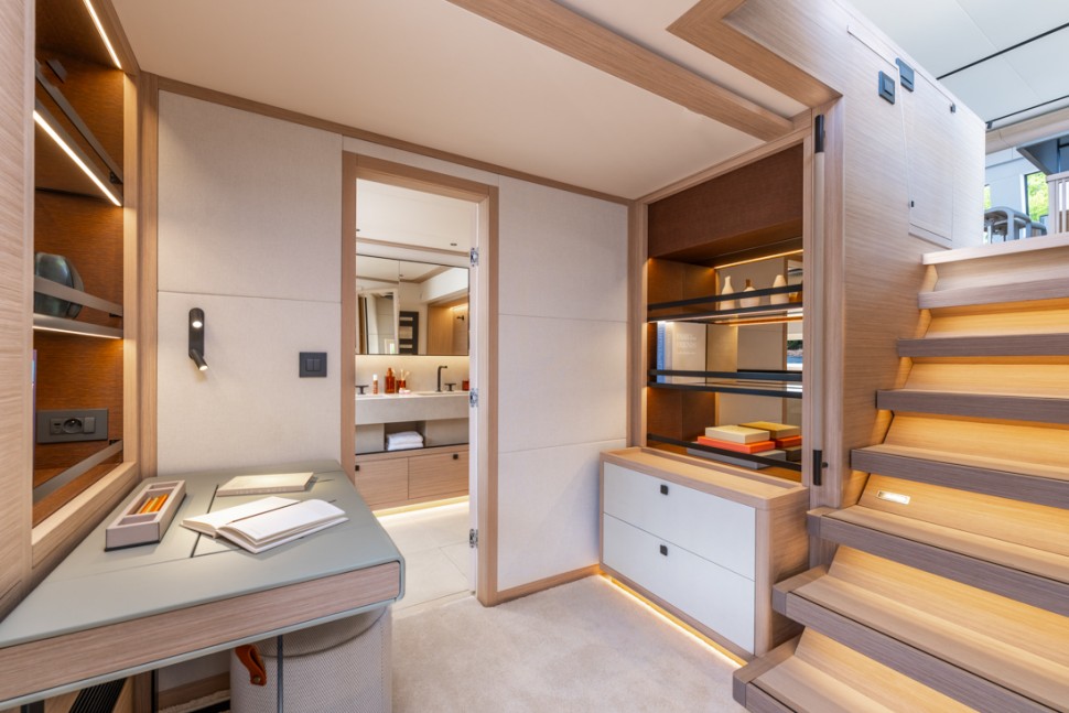 Lagoon Eighty2 Interior 14