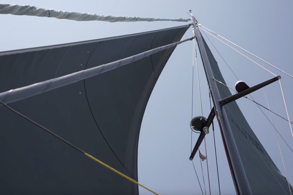 MC75 Jack 33 mast and sails