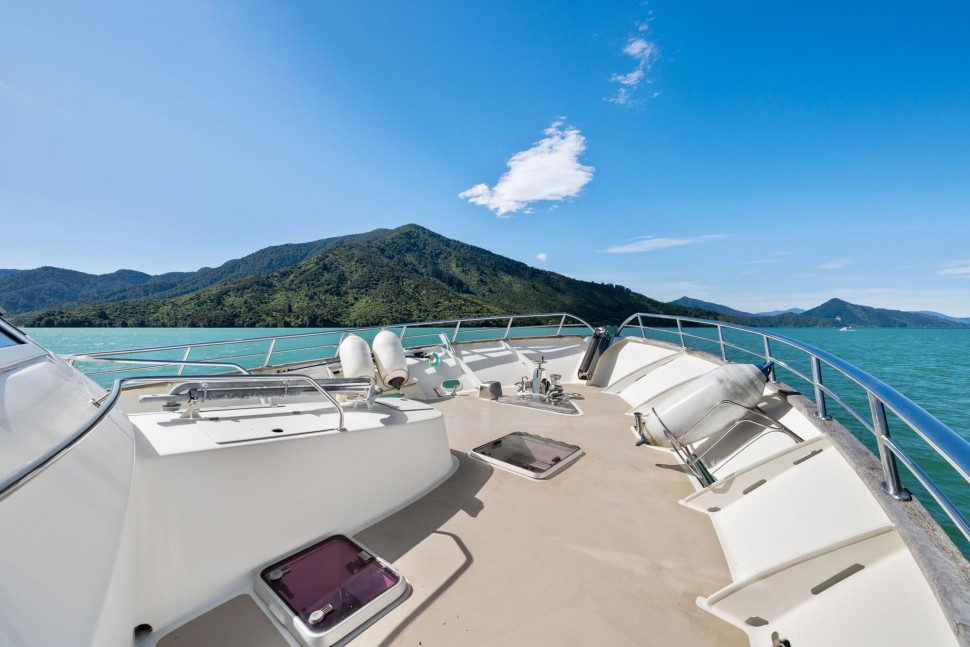 Marshall 60 18 Foredeck.jpg