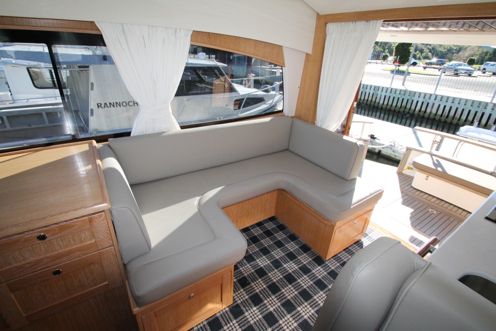 Menorquin 11 Saloon stbd aft.jpg