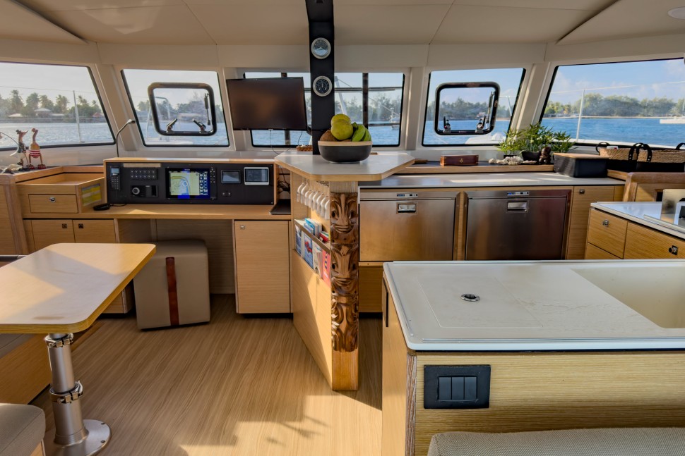 NAUTITECH 44 OPEN OWNER 3 CABIN 13