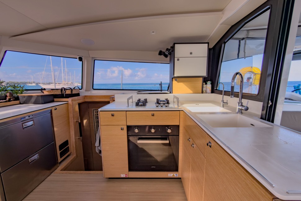 NAUTITECH 44 OPEN OWNER 3 CABIN 14