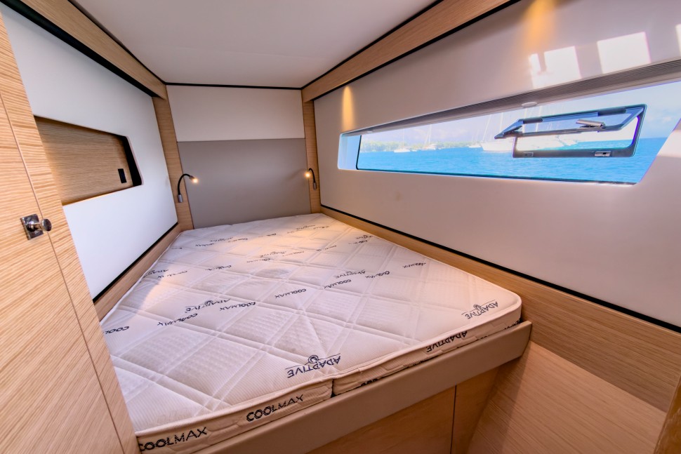 NAUTITECH 44 OPEN OWNER 3 CABIN 18