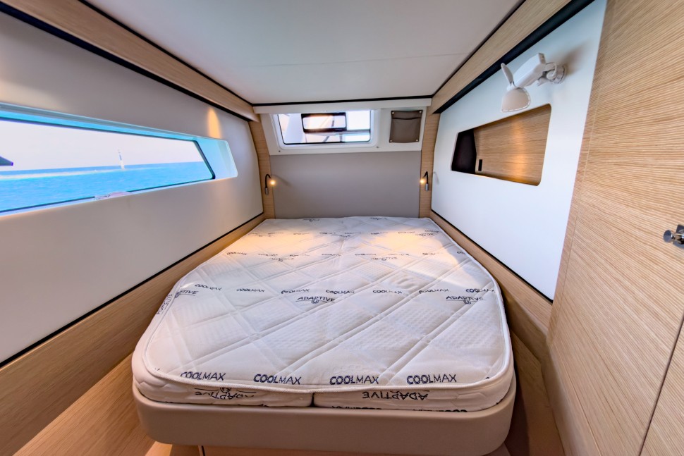 NAUTITECH 44 OPEN OWNER 3 CABIN 19
