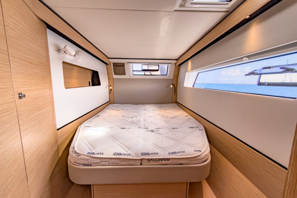 NAUTITECH 44 OPEN OWNER 3 CABIN 21