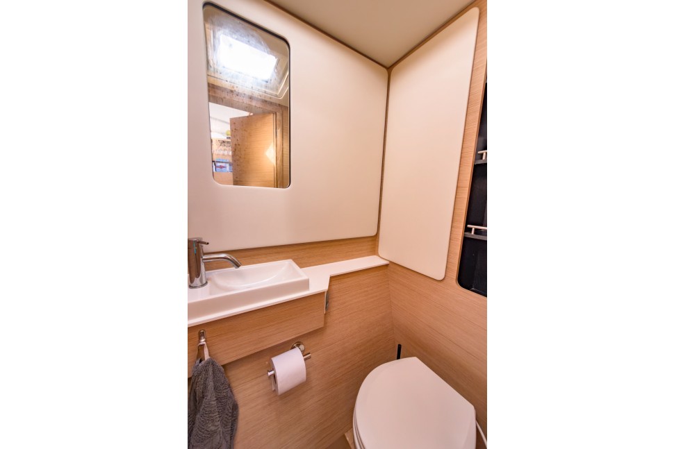 NAUTITECH 44 OPEN OWNER 3 CABIN 23