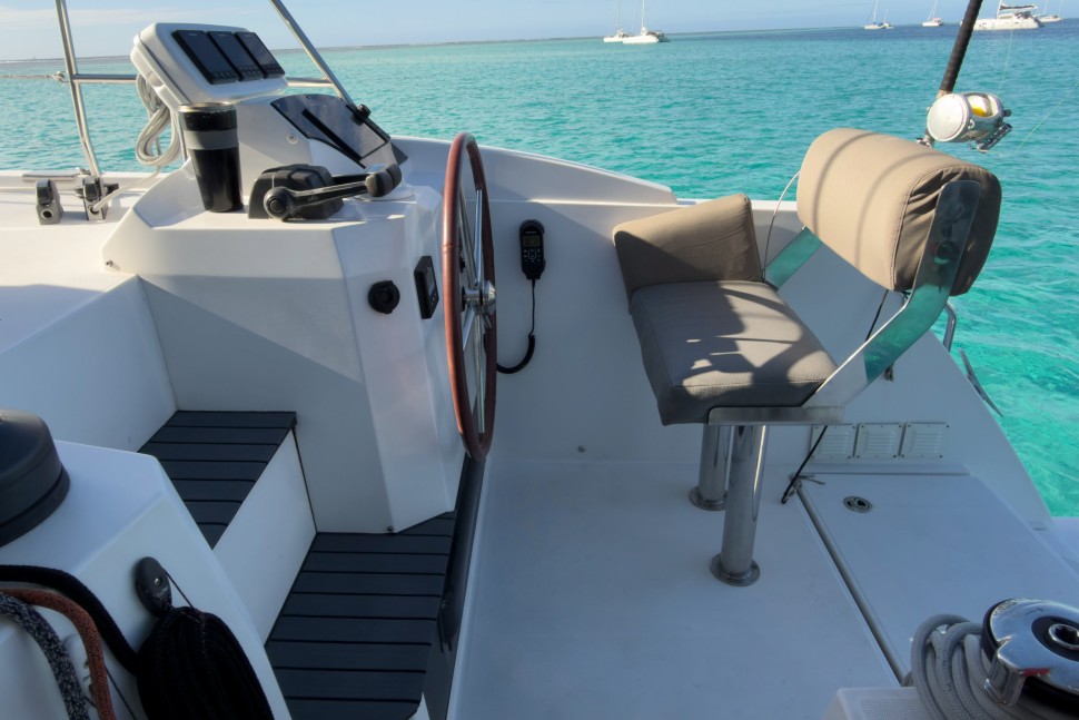 NAUTITECH 46 OPEN OWNER 9