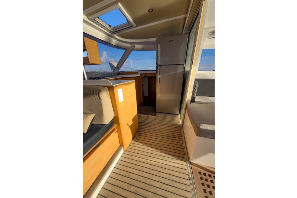 NAUTITECH OPEN 40 OWNER 4 CABINS 12