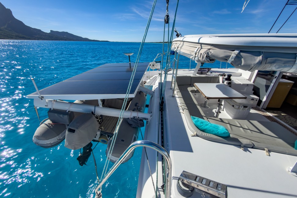 OUTREMER 51 11