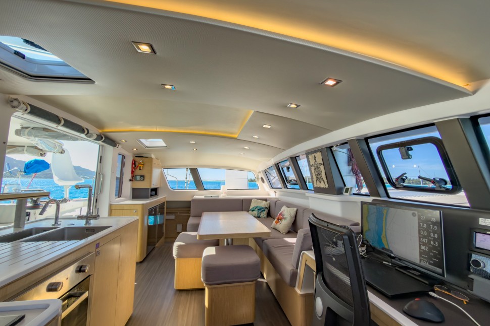 OUTREMER 51 13