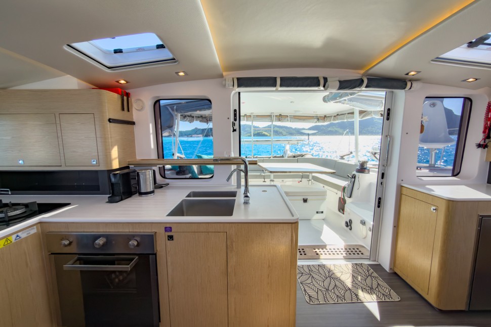 OUTREMER 51 16