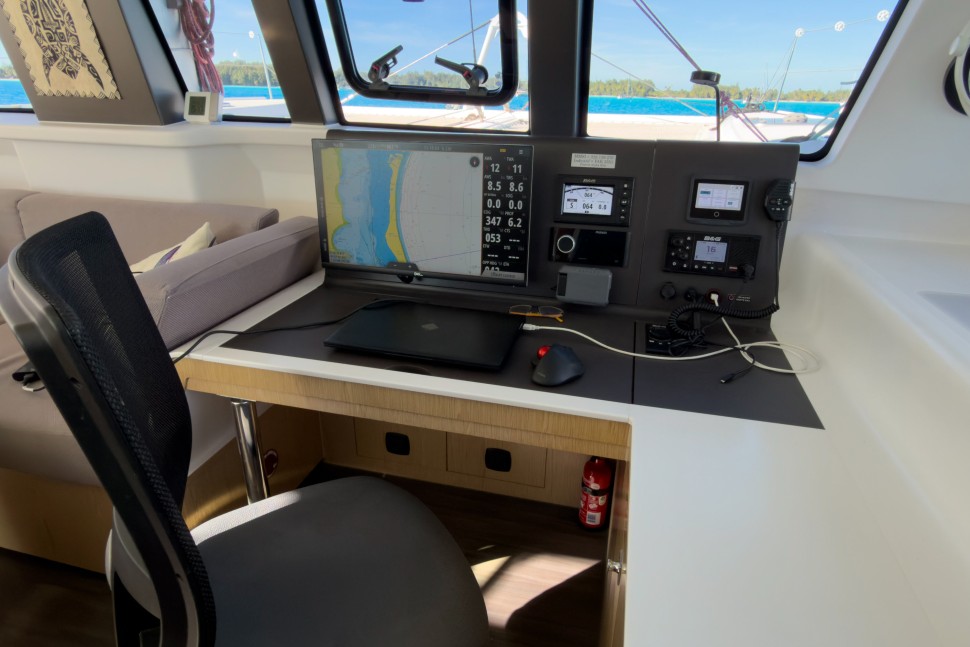 OUTREMER 51 19