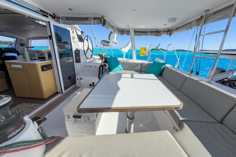 OUTREMER 51 5
