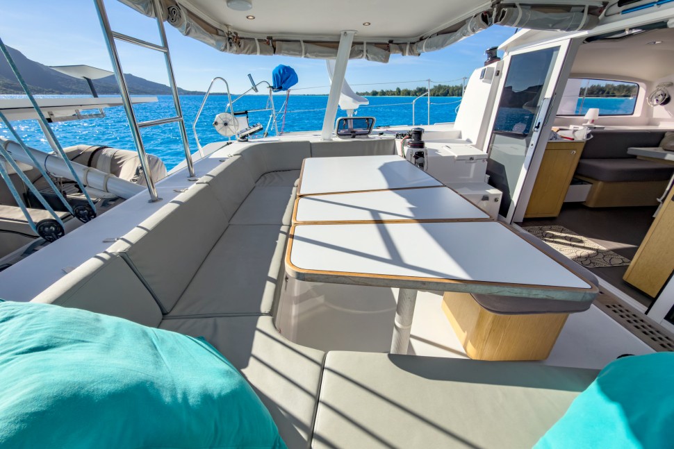 OUTREMER 51 7