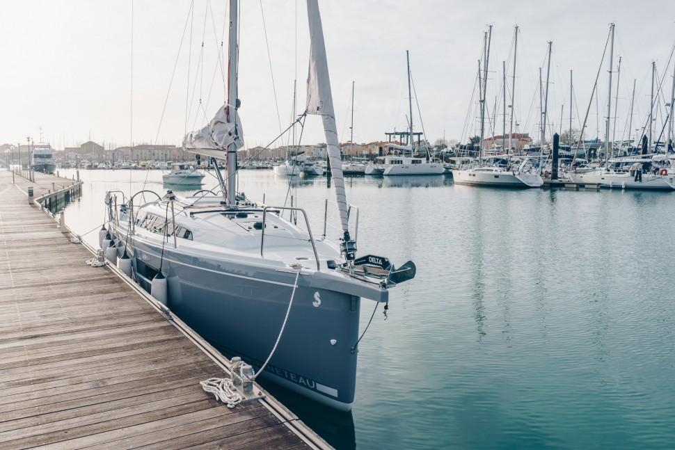 Oceanis 30.1 Beneteau berth 5