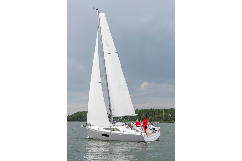 Oceanis 30.1 Beneteau navigation 13