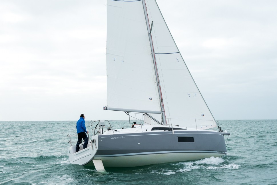 Oceanis 30.1 Beneteau navigation 5