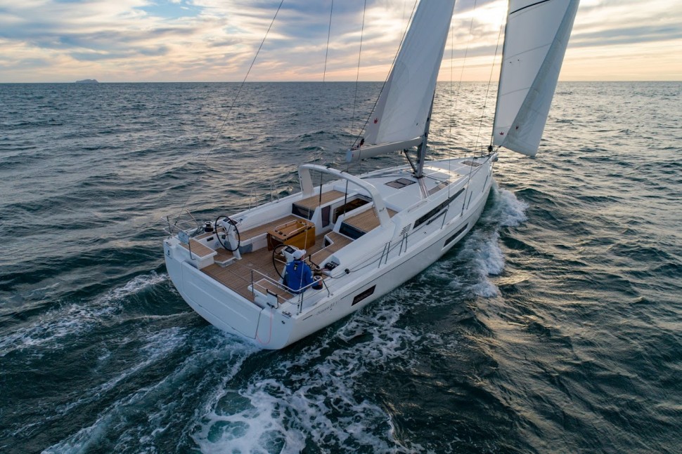 Oceanis 51.1 sailing 10