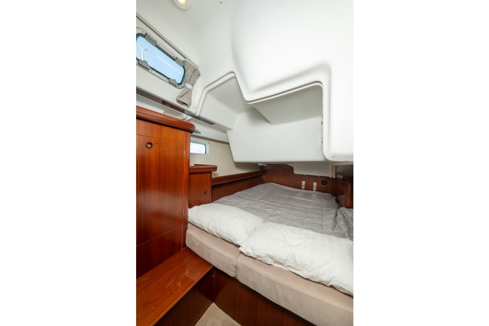 Oceanis Clipper 473 17 aft cabin