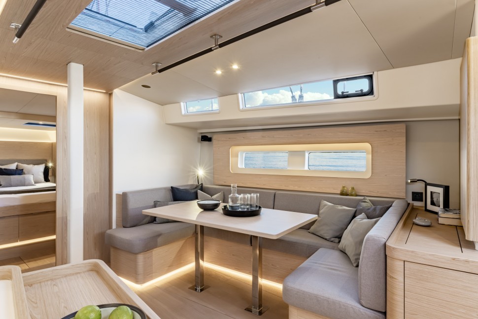 Oceanis Yacht 54 interior 1