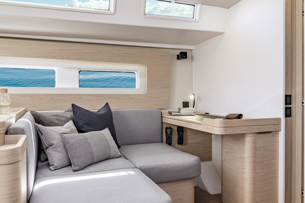 Oceanis Yacht 54 interior 3