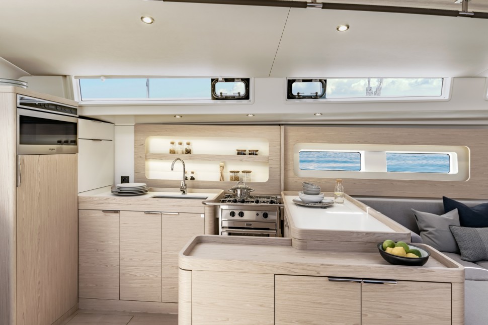 Oceanis Yacht 54 interior 6