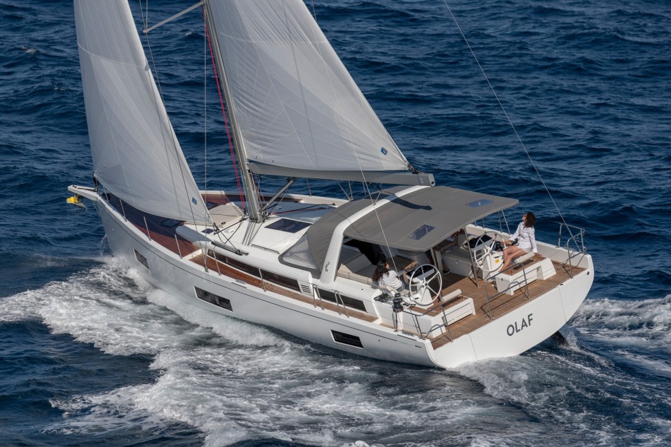 Oceanis Yacht 54 navigation 1
