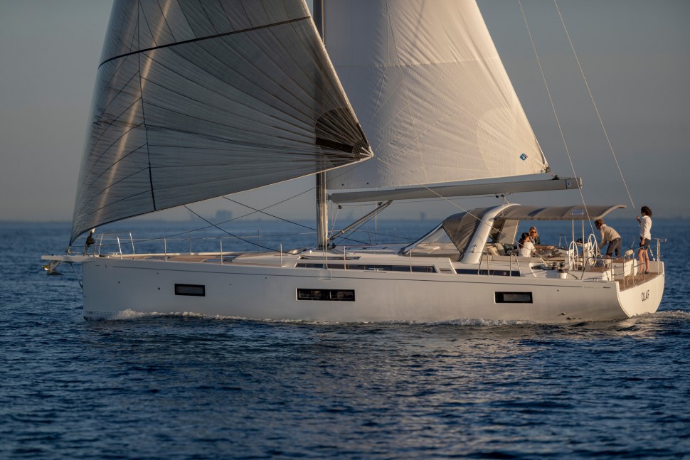 Oceanis Yacht 54 navigation 26