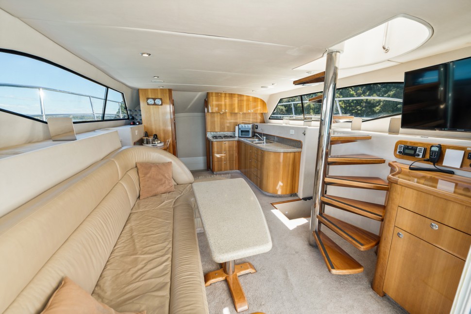 Pacific Dancer Roger Hill 14m 10 saloon