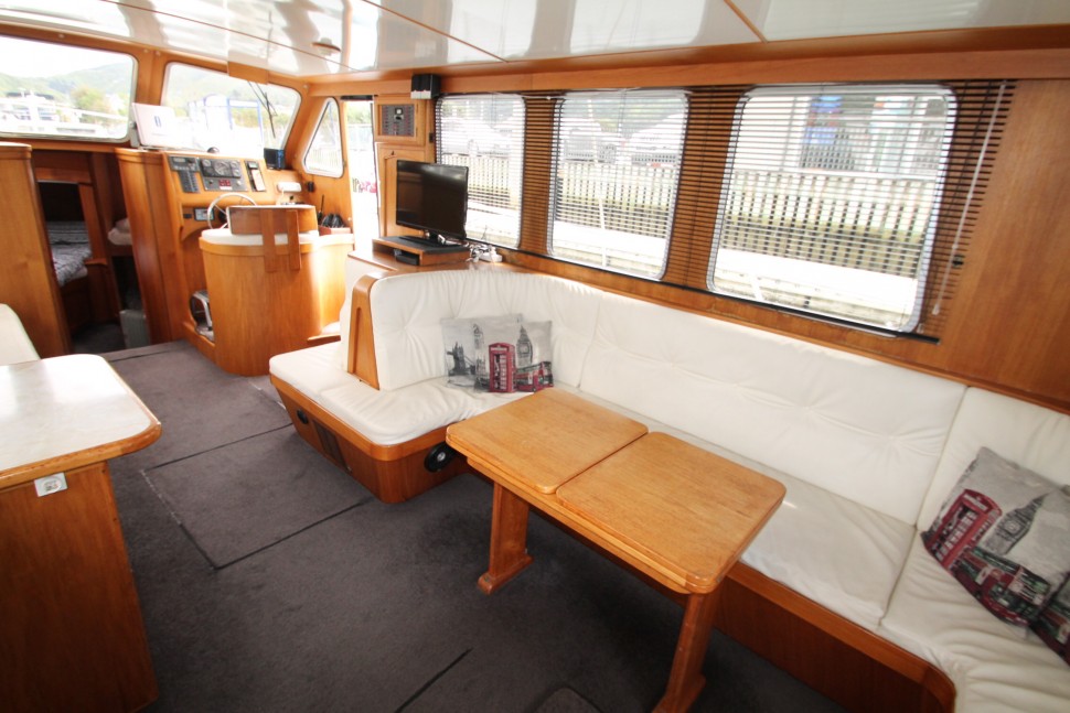 Pelin Crusader 11 saloon stbd