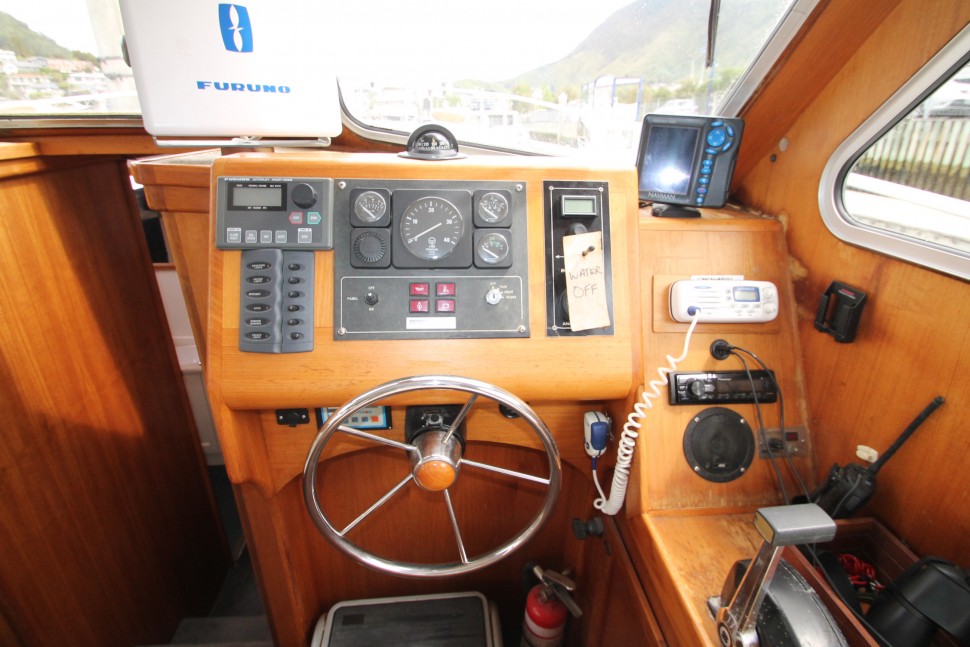 Pelin Crusader 13 downstairs helm