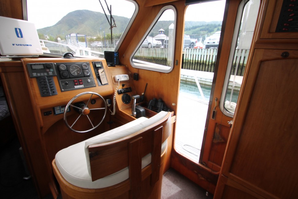 Pelin Crusader 14 helm door