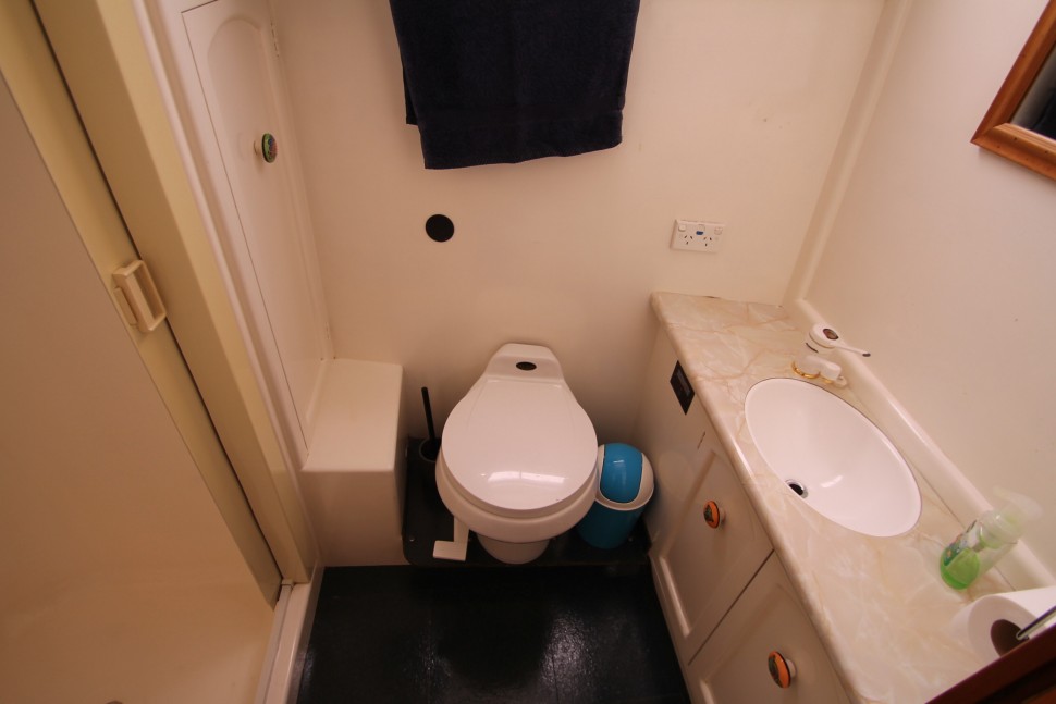 Pelin Crusader 19 head2