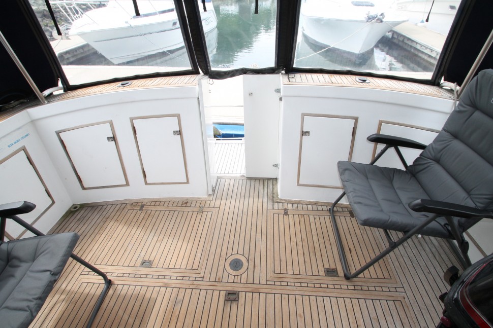 Pelin Crusader 5 cockpit aft