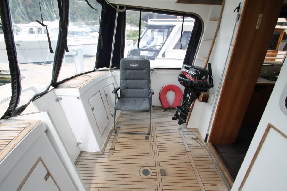Pelin Crusader 6 cockpit port