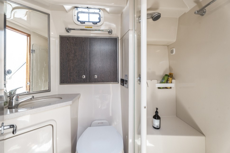 Riviera 3600 019 head